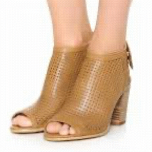 Steve Madden Suzy 3.5” Block Heel Peep Toe Bootie Size 9